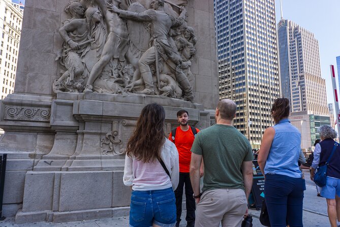 Architecture & History Guided Tour along the Chicago Riverwalk - What the two-hour format means for you