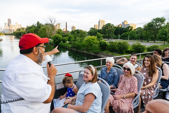 Big Bus Chicago: Sunset Tour by Open-Top Bus with Live Guide - The Wrigley Building and the Loop skyline