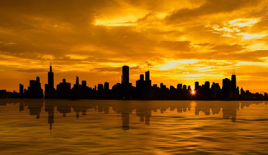 Chicago: 1.5-Hour Scenic Sunset Lake Cruise - From Michigan Avenue to the Chicago River