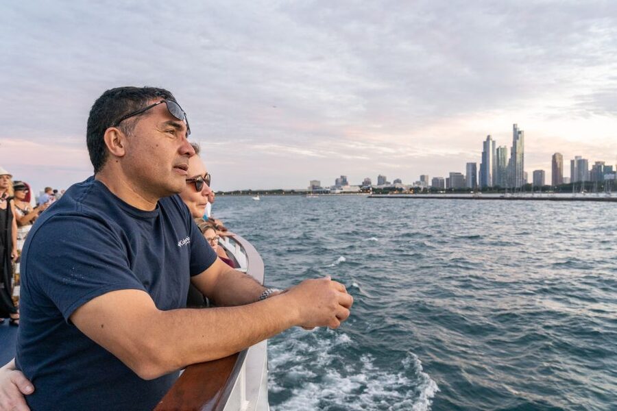 Chicago: 1.5-Hour Scenic Sunset Lake Cruise - Drinks, Popcorn, and the Onboard Atmosphere