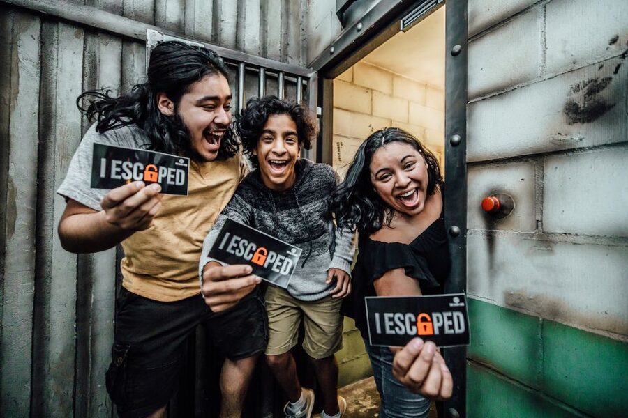 Chicago: 1-Hour Escape Room Adventure - Meeting your English-speaking Game Guide
