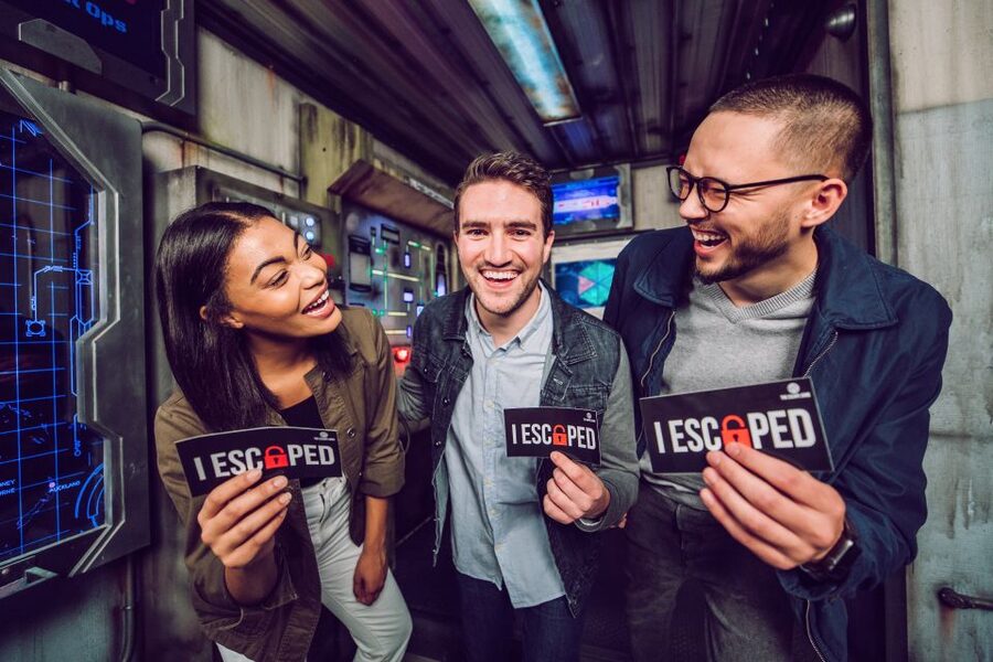 Chicago: 1-Hour Escape Room Adventure - Group size, shared play, and family rules