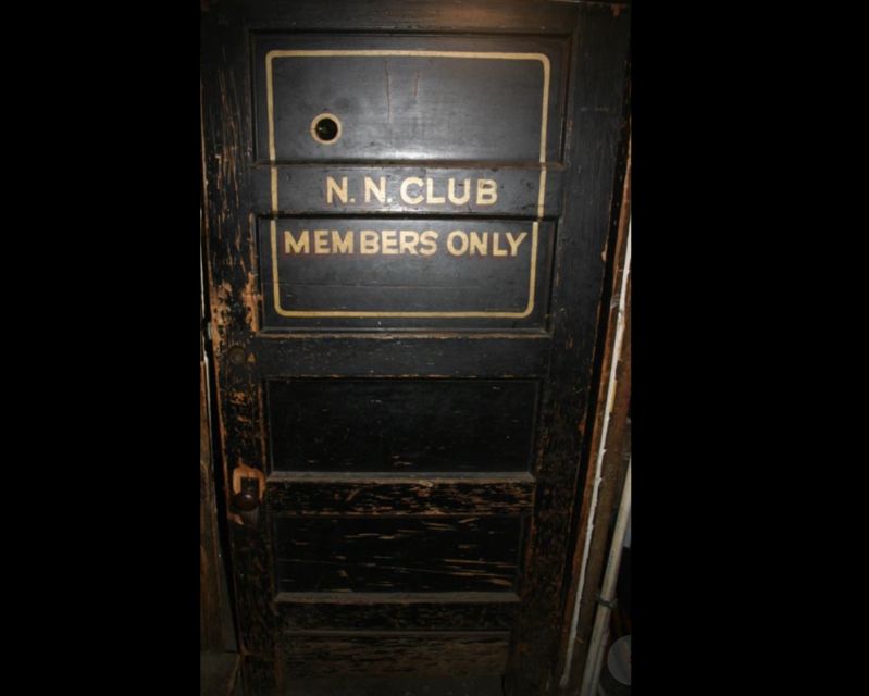 Chicago: 3-Hour Private Speakeasy Cocktail VIP Tour - The first stop: finding the hidden entrance