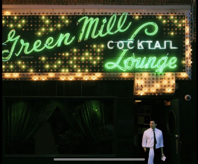 Chicago: 3-Hour Private Speakeasy Cocktail VIP Tour - A guide who can change the emphasis