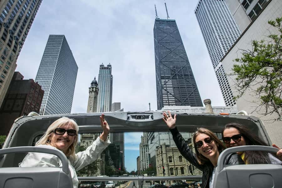 Chicago: 360 CHICAGO & Hop-on Hop-off Bus Tour (Save 20%) - Millennium Park, the Bean, and State Street