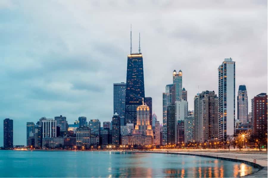 Chicago: 360 CHICAGO & Hop-on Hop-off Bus Tour (Save 20%) - Navy Pier and the lakefront stop
