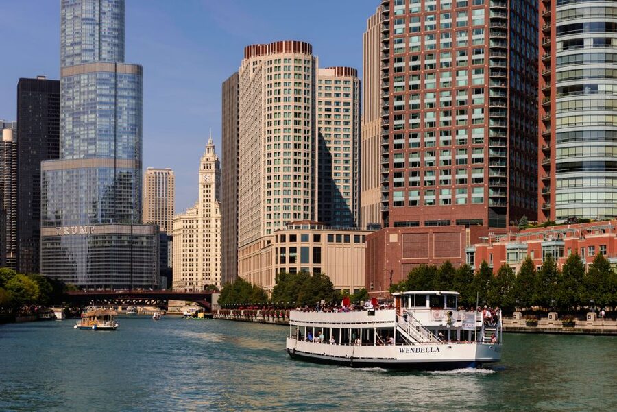Chicago: 45-Minute Family-Friendly Architecture River Cruise - Starting near the Wrigley Building