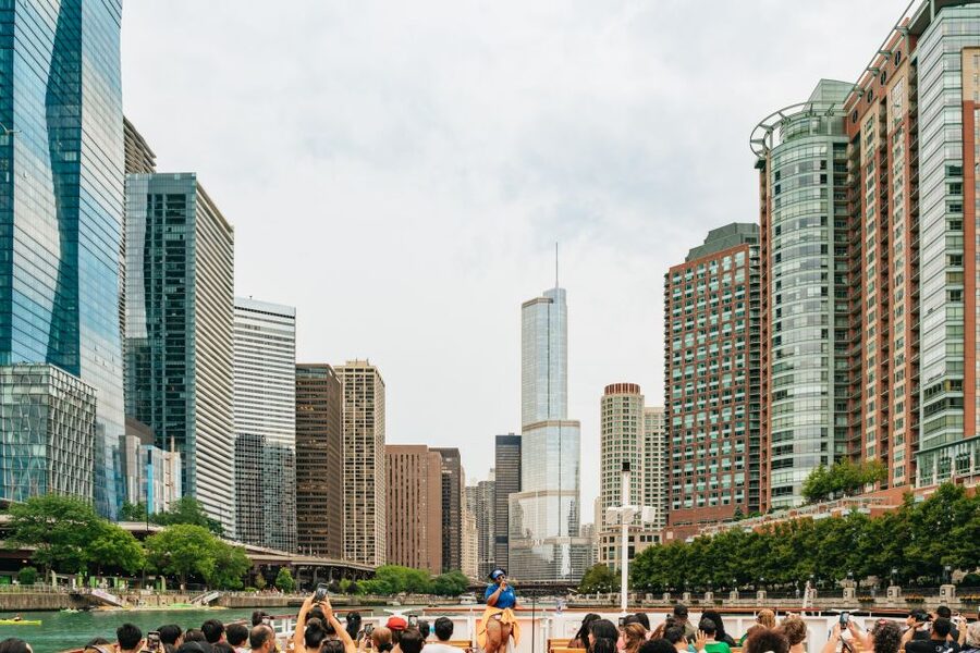 Chicago: Architecture River Cruise Skip-the-Ticket Line - Upper deck, lower seating, and weather