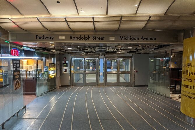 Chicago Architecture Tour: Underground Pedway and the Loop - Entering Macy’s on State Street