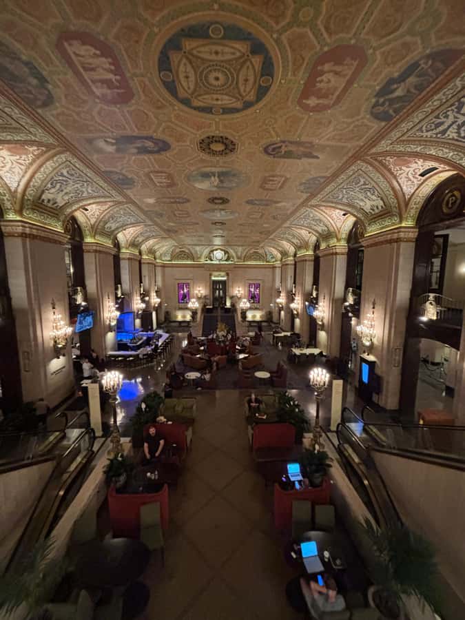 Chicago: Architecture & True Crime History - From Holmes and Gacy to lesser-known cases