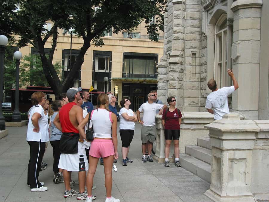 Chicago: Best of Attractions Walking Tour +Bike/Kayak Rental - The free bike rental is the strongest bonus
