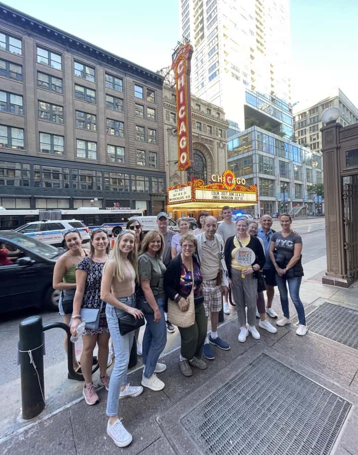 Chicago: Best of Attractions Walking Tour +Bike/Kayak Rental - What this two-hour Chicago walk actually gives you