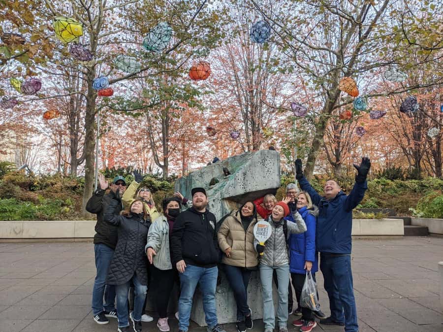 Chicago: Best of Attractions Walking Tour +Bike/Kayak Rental - Finishing at the Chicago Water Tower