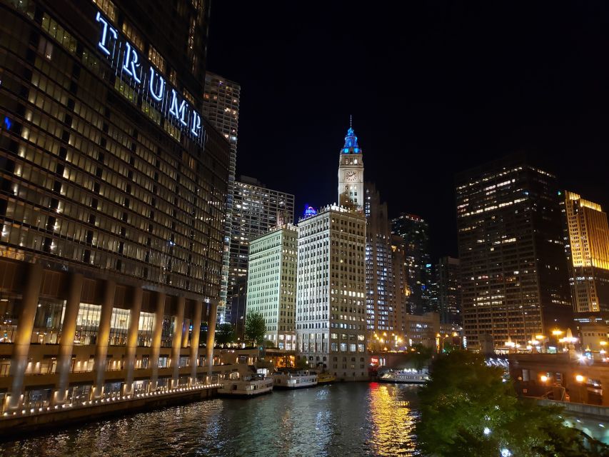 Chicago by Night River and Lake Cruise - Seating, drinks, snacks, and comfort onboard