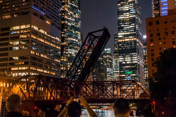 Chicago By Night River & Lake Cruise - What the boat ride feels like in practice