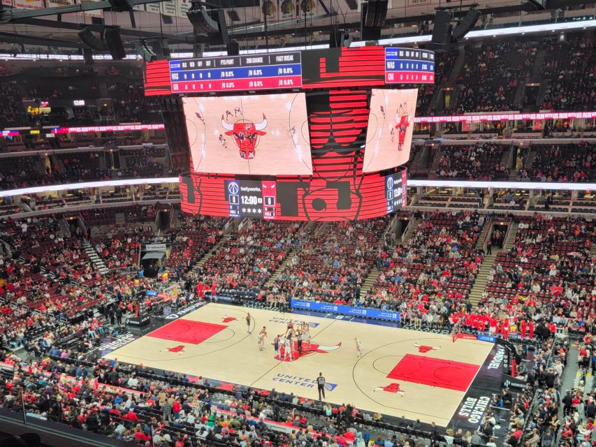 Chicago: Chicago Bulls Basketball Game Ticket - Getting into United Center with a mobile ticket