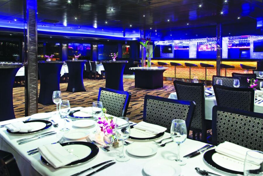 Chicago: Christmas Eve Lake Michigan Gourmet Dinner Cruise - DJ music, dancing, and the right holiday mood