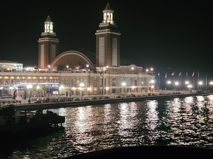 Chicago: Christmas Eve Lake Michigan Gourmet Dinner Cruise - A practical plan for the evening