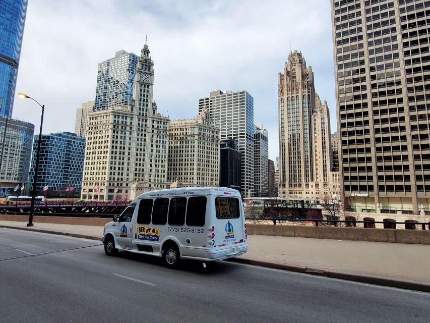 Chicago: City Minibus Tour with Optional Architecture Cruise - Who should book this experience?
