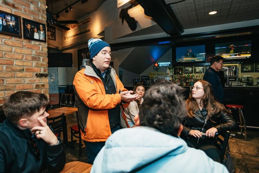 Chicago: Classic Food & Walking Tour with Free Bike or Kayak - The free bike or kayak rental adds real value