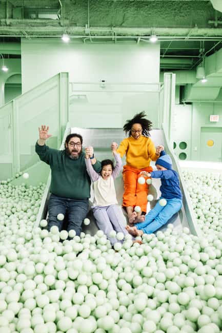 Chicago: Color Factory Chicago General Admission Ticket - What happens during the 90-minute visit
