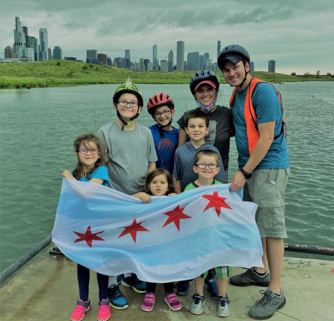 Chicago: Downtown Family Food Tour by Bike with Sightseeing - The Riverwalk, Chicago River, and lakefront views