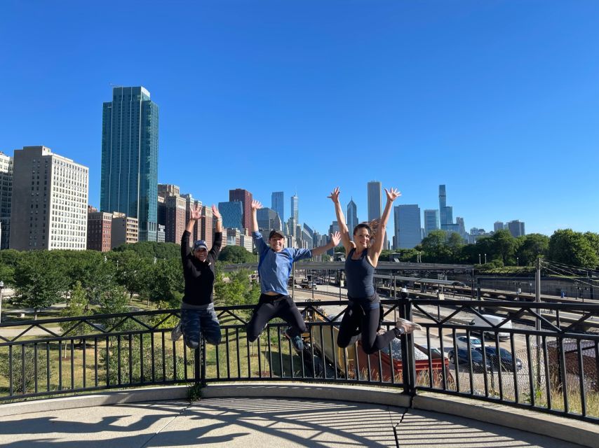 Chicago: Downtown Highlights Running Tour - Lake Michigan and Navy Pier set the scene