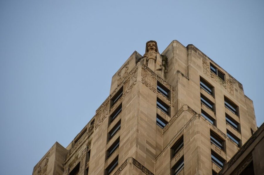 Chicago: Elevated Architecture Walking Tour - The walking portion: learning to read the Loop