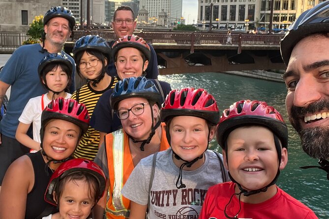 Chicago Family Food and Bike Tour with Top Attractions - Oak Street Beach and North Avenue Beach