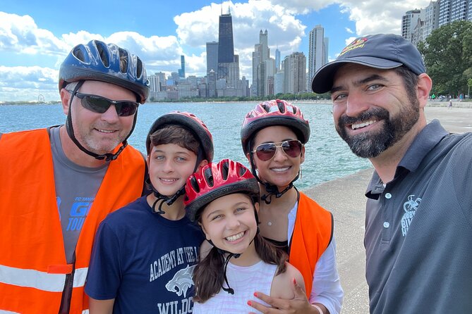 Chicago Family Food and Bike Tour with Top Attractions - The food stops that turn sightseeing into lunch
