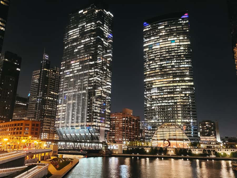 Chicago: Fireworks Cruise with Lake or River Viewing Options - Watching the Navy Pier fireworks from the water