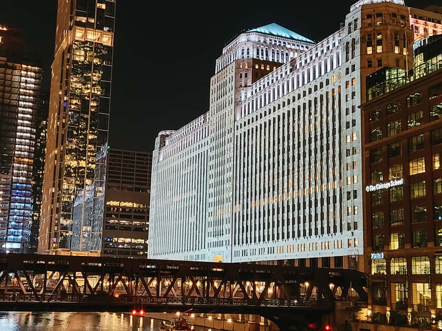 Chicago: Fireworks Cruise with Lake or River Viewing Options - Which option fits your evening?
