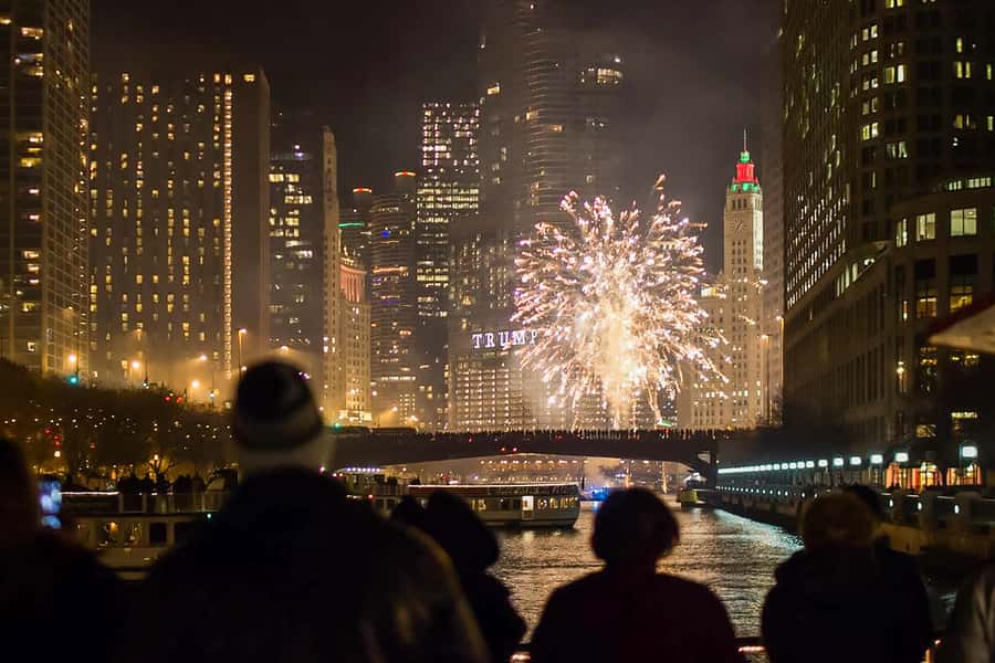 Chicago: Fireworks Cruise with Lake or River Viewing Options - Passing the Riverwalk toward the locks