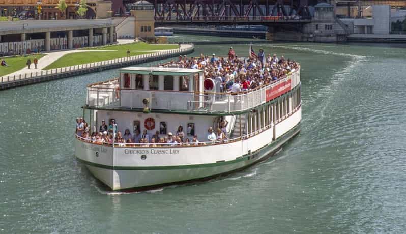 Chicago: First Lady River Cruise & Architecture Center Combo - The central river canyon and its famous towers