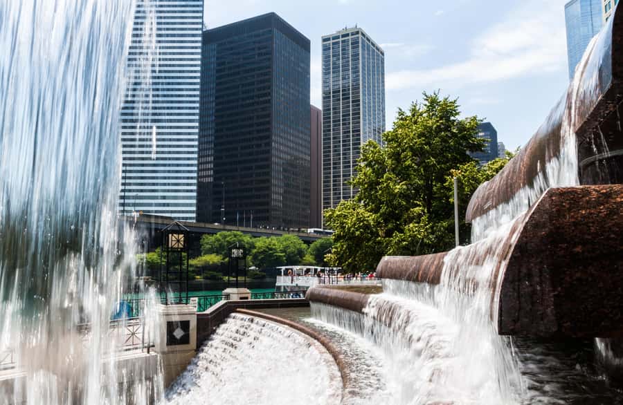 Chicago: Food and Culture Walking Tour - Who should book this Chicago experience?