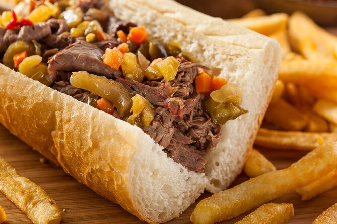 Chicago: Food and Culture Walking Tour - Billy Goat Tavern and the Chicago cheezborger