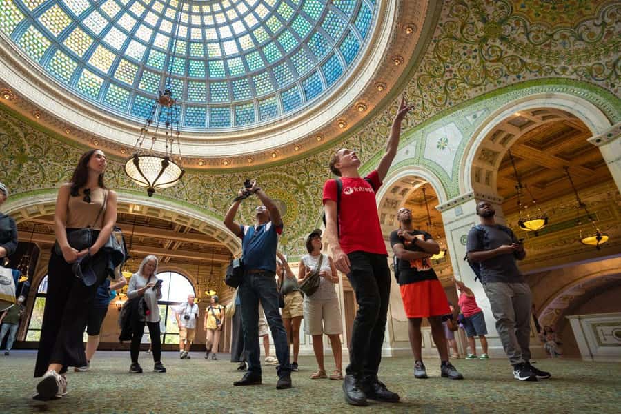 Chicago: Food, History and Architecture Tour - Going inside the buildings