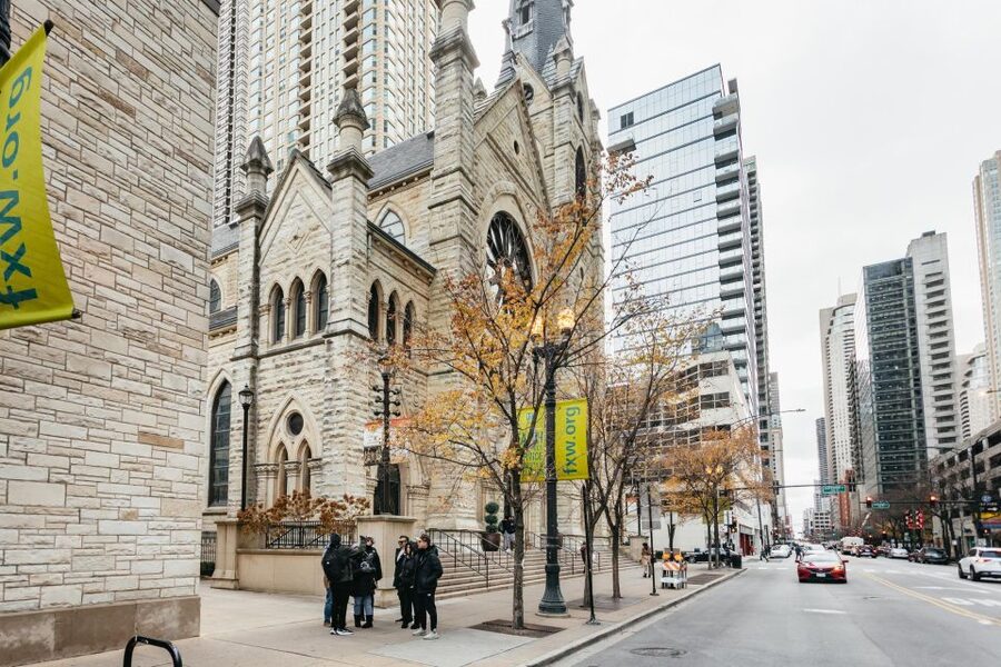 Chicago: Gangsters and Food Tasting Walking Tour - Key points at a glance