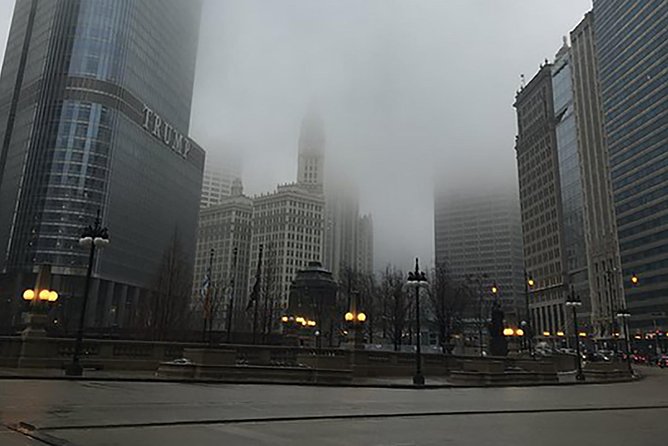 Chicago: Gangsters and Ghosts Walking Tour - Walking or minibus: which format fits you?