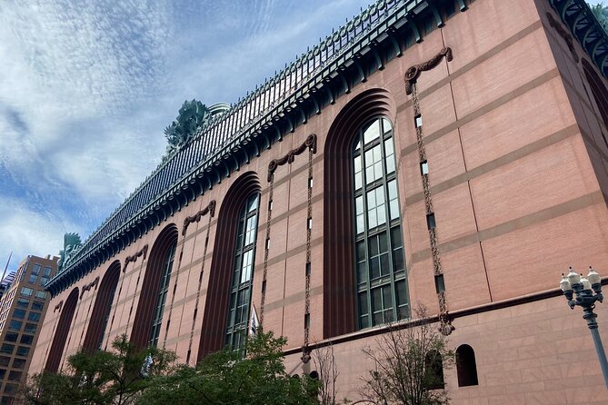 Chicago Gangsters and Movies Tour - Stop three: The Picasso and Chicago’s civic center