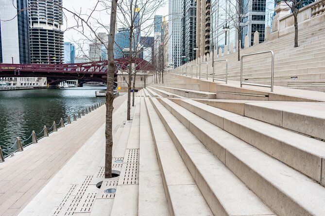 Chicago Haunted Ghost Tour GPS Self-Guided Walking Tour - Palmer House Hilton and haunted hotel rooms