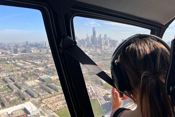 Chicago Helicopter 10-Minute Tour for up to Three Passengers - The Loop and Chicago River in the first three minutes