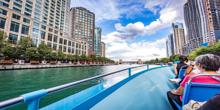 Chicago Highlights Walking Tour with Skydeck & Cruise - Should You Book This Chicago Tour?