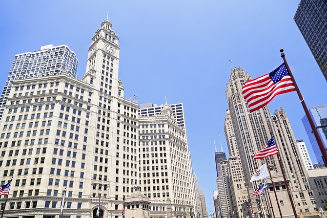 Chicago History and Architecture Walking Tour with Boat Cruise - Using the Chicago Architecture Center as a briefing