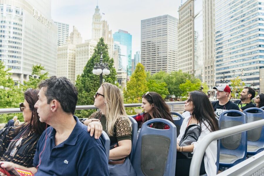 Chicago: Hop-on Hop-off Sightseeing Tour by Open-top Bus - Why this bus works well in Chicago