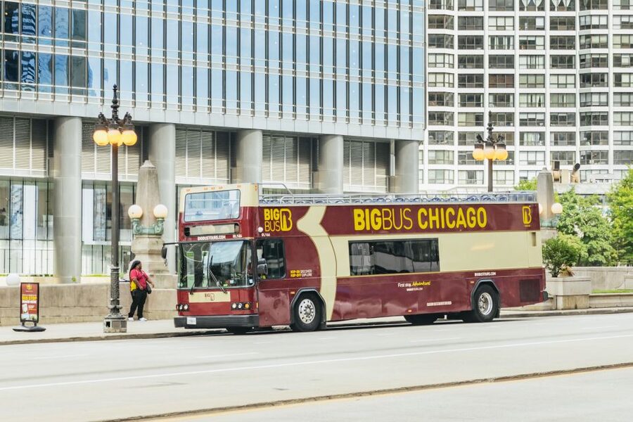 Chicago: Hop-on Hop-off Sightseeing Tour by Open-top Bus - Museum Campus and the lakefront view