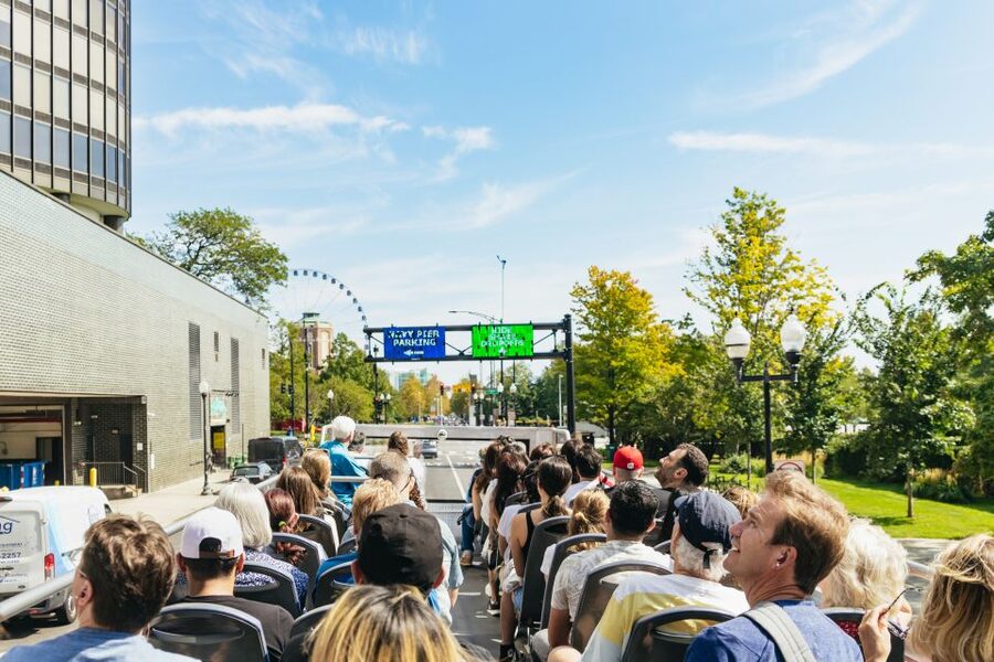 Chicago: Hop-on Hop-off Sightseeing Tour by Open-top Bus - The Magnificent Mile and Water Tower