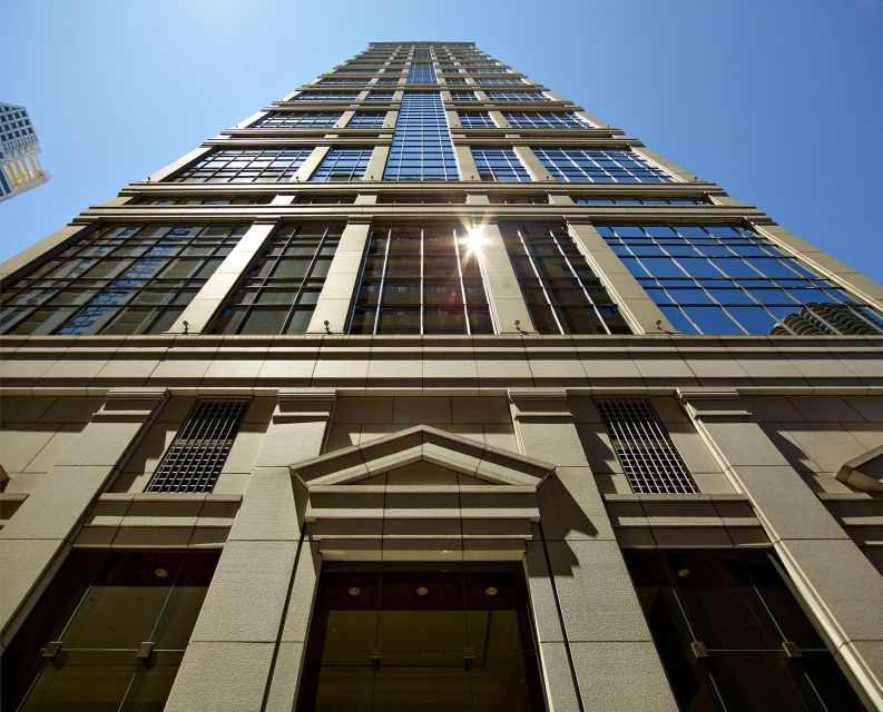 Chicago: Icons Guided Architecture Walking Tour - Starting at 111 East Wacker Drive