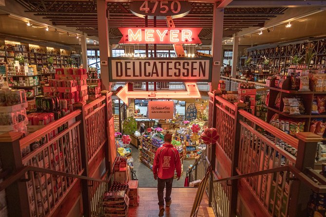 Chicago in a Day: Food, History & Architecture Walking Tour - Guides who make the route personal