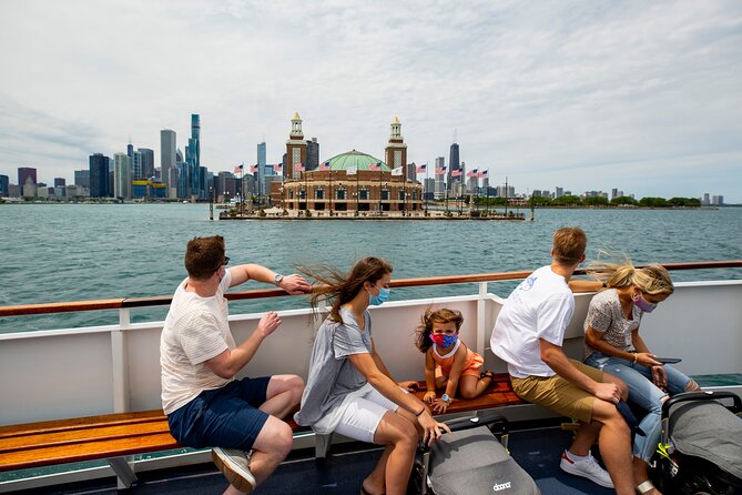 Chicago Lake and River Architecture Tour - Why Chicago’s architecture works best from a boat